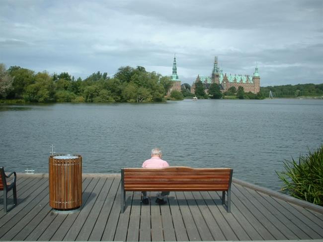 Osamljenost je med prazniki še hujša. (foto: Freeimages.com)