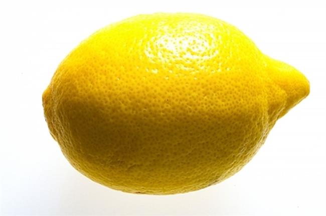 Limona pozdravi tudi opekline. (foto: FreeDigitalPhotos.net)