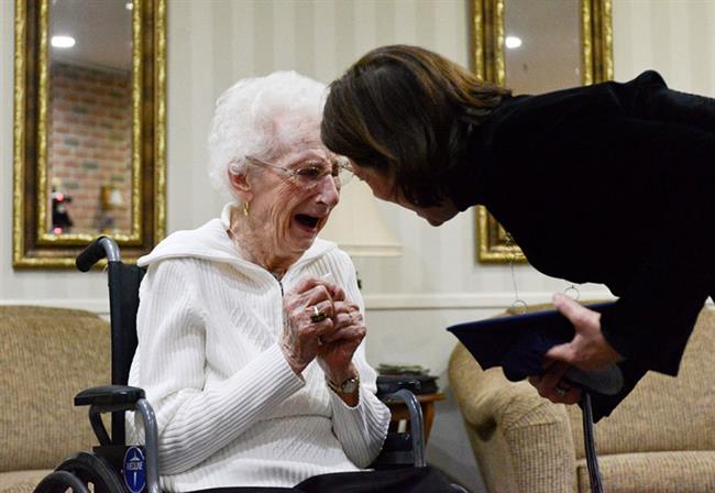 97-letna Margaret je prejela častno diplomo.