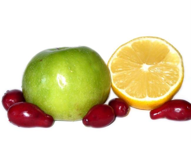 Napitek iz jabolka, limone in čebule je stari in preizkušeni recept. (foto: freeimages.com)