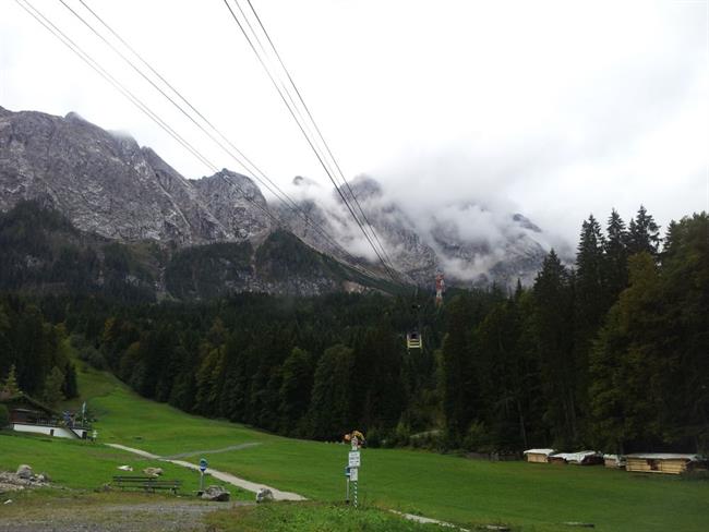 Najvišja nemška gora Zugspitze v megli. (foto: Metka Troha)