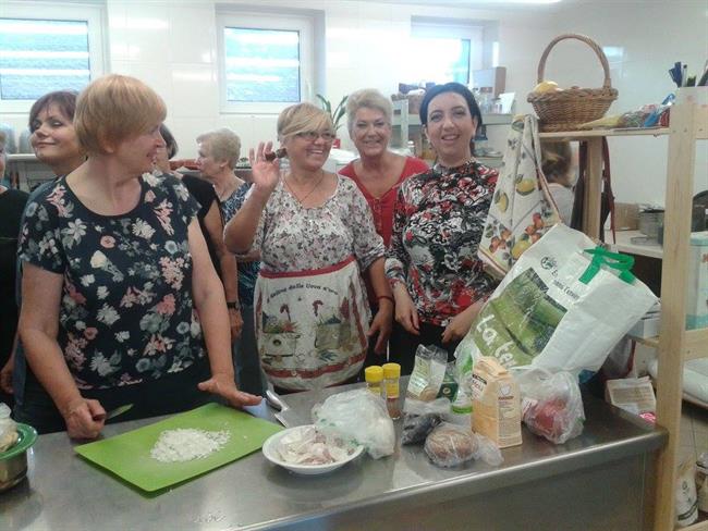 V Medgeneracijskem centru LU Kranj je v petek, 17. junija, potekala kulinarična delavnica s specialitetami iz armenske kuhinje.