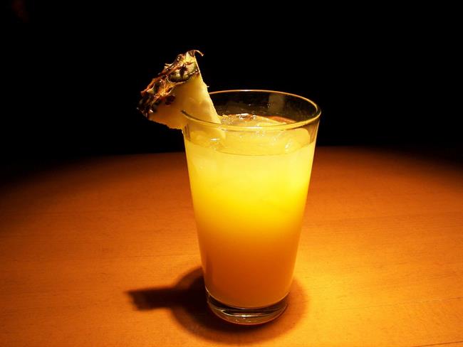 Ananasov napitek krepi pljuča, kosti, ureja prebavo ... (foto: freeimages.com)