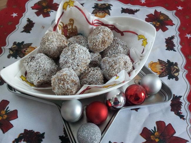 Božične sadne kroglice (Foto: Oblizniprste.si)