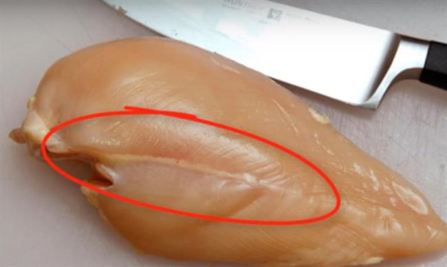 Piščančje meso z belo črto je manj kvalitetno. (foto: You Tube)