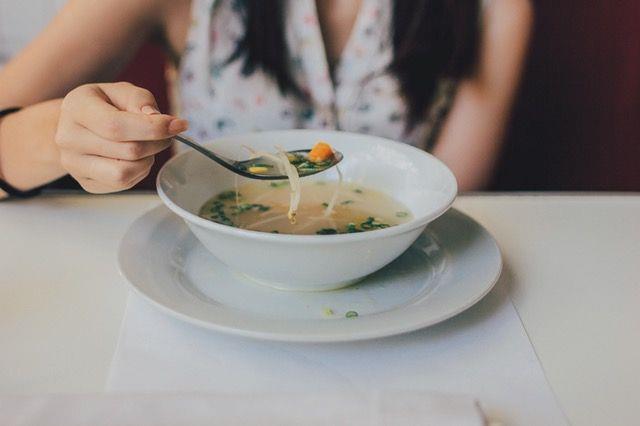 Artičoko ali topinambur lahko dodate v zelenjavno juho namesto krompirja. (foto: pexels.com)