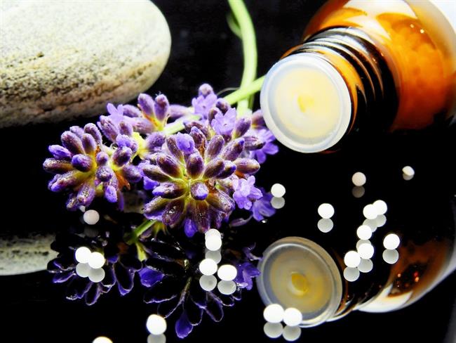 V Sloveniji je zdravljenje s homeopatijo, v nasprotju z usmeritvijo Svetovne zdravstvene organizacije, še vedno neurejeno. (foto: pexels.com)
