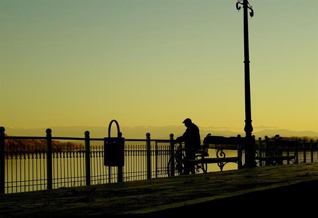 Osamljenost je lahko bolj škodljiva kot kronična bolezen. (foto: pexels.com)