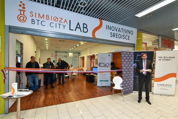 Otvoritev inovativnega središča Simbioza BTC City Lab pomeni nov korak v smeri medgeneracijskega sodelovanja. (foto: Iztok Dimc)