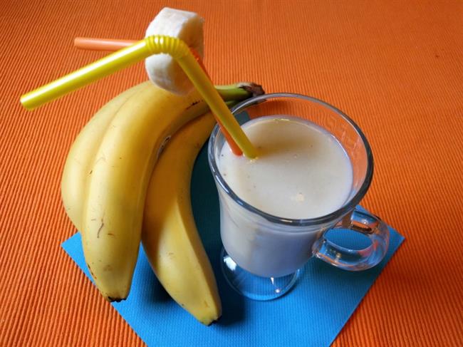 Bananino mleko je okusen in hranljiv obrok. (foto: OblizniPrste.si)