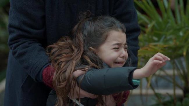 Danes komaj osemletni Beren Gökyıldız, ki je zaigrala vlogo Melek v turški uspešnici, tako gledalci kot stroka pravijo kar čudežni otrok. (foto: Planet TV)