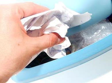 Trik: Kako najlažje očistimo kanto za smeti?