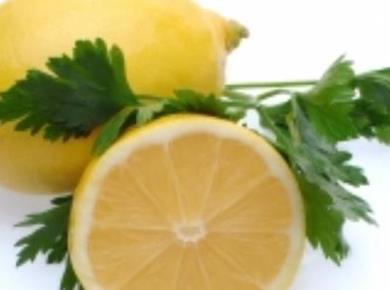 Poznate napitek iz peteršilja in limone? 