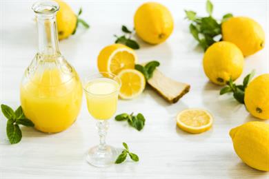 Zakaj je pitje limoninega soka lahko škodljivo?