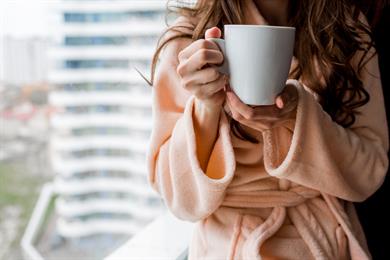 Nov internetni hit: namesto jutranje kave skodelica kostne juhe?