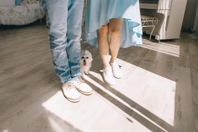 Pozor, ne hodite s čevlji po stanovanju!