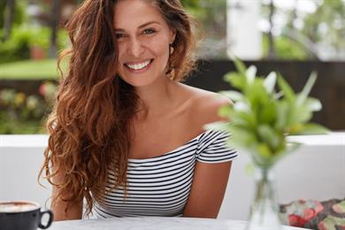 Zakaj so lasje spomladi bolj suhi in lomljivi – in kako jim pomagati