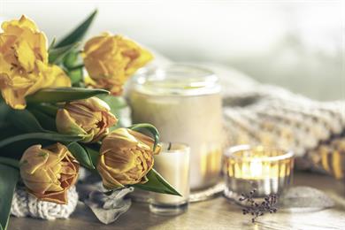 Kako počastiti spomin na mamo, ki je ni več med nami: ideje za materinski dan