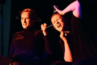 Razglednice ali Strah je od znotraj votel, od zunaj pa ga nič ni