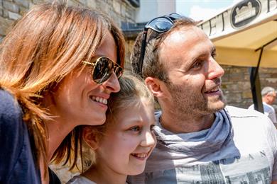 Igralci Ene žlahtne štorije pozdravili svoje oboževalce