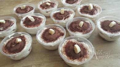 KUHALNICA: Bananin tiramisu z nutelo