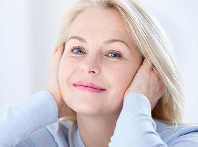 Modrost v meni: Učinkovita pomoč v menopavzi