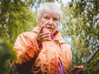 KOLUMNA: Ko po šestih letih vnuku pomahaš v slovo