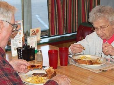 Domovi za starejše: Po novem letu prihajajo podražitve