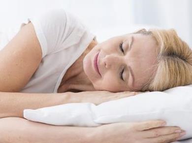 Preprosti rituali, ki vam bodo zvečer pomagali zaspati