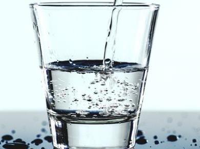 Je vaš kozarec na pol prazen ali na pol poln?