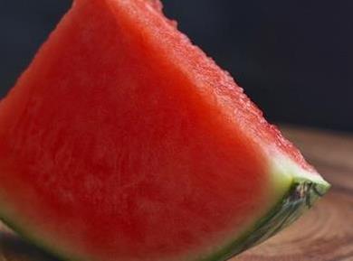Ali veste: Katera živila pomagajo pri hujšanju in ali mednje spada lubenica?